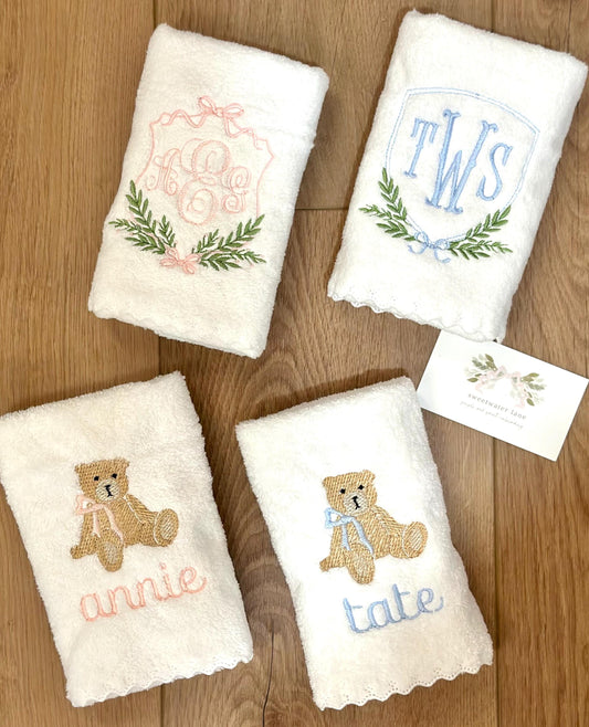 Scalloped Ultra Soft Burp Cloths