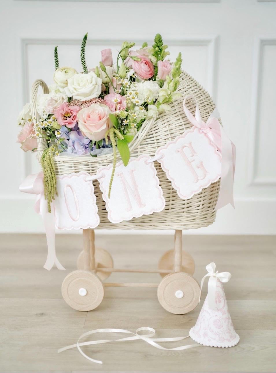 Scalloped Baby Name Banner